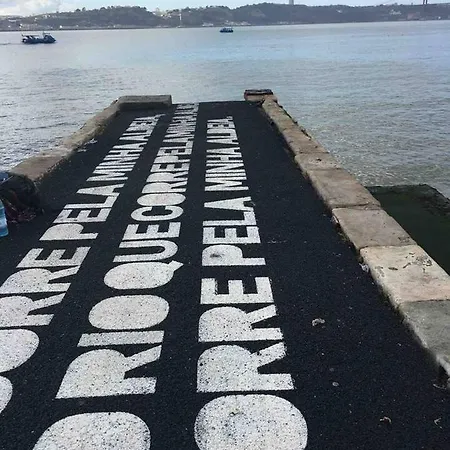 Near Everything In 公寓 Lisboa